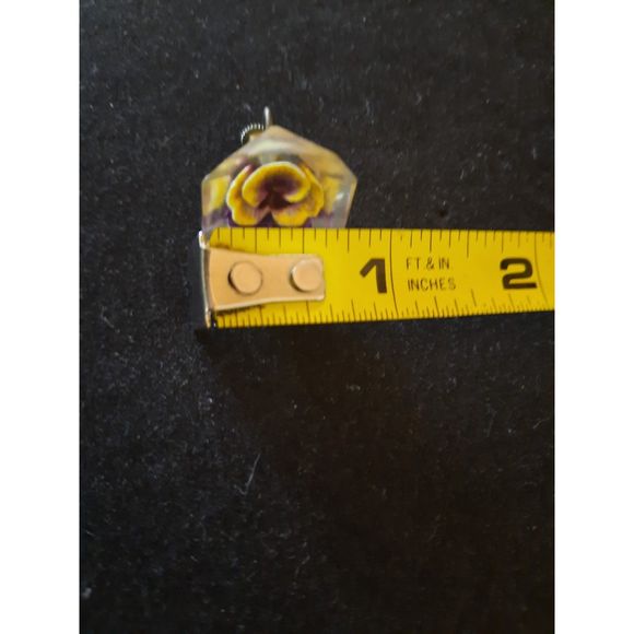 Vintage Lucite Reverse Pansies Screw Back Earrings - Picture 6 of 6